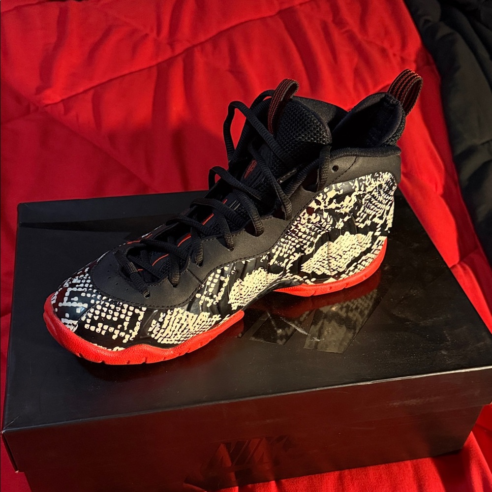 Black and Red Patterned High-Top Sneakers